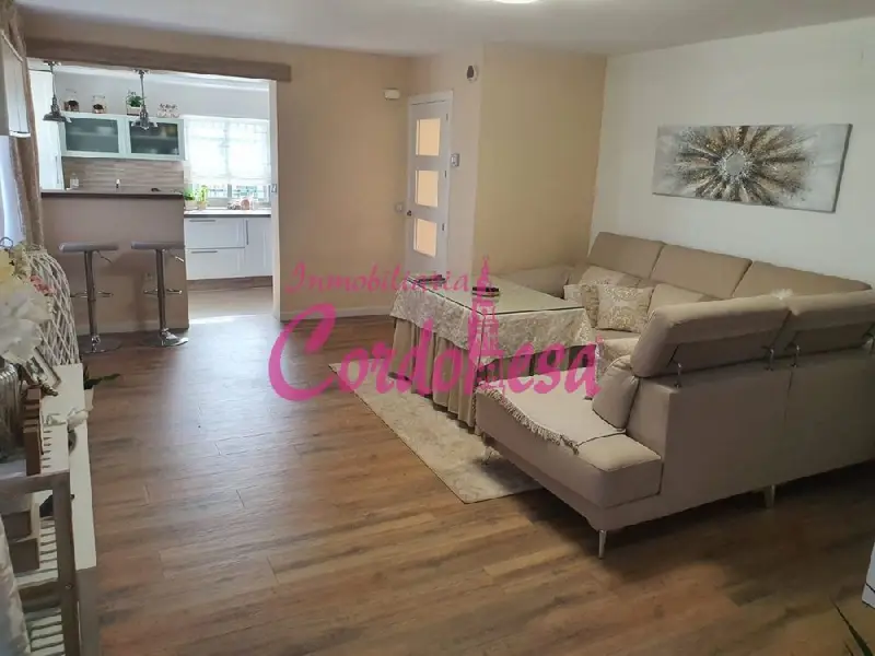 Casa en Venta Cuevas Bajas Almod	 var del R	 o 5 Dormitorios Piscina