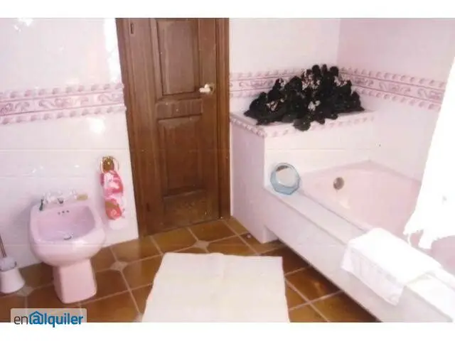 Casa Rustica en Teo con Piscina y Manantial