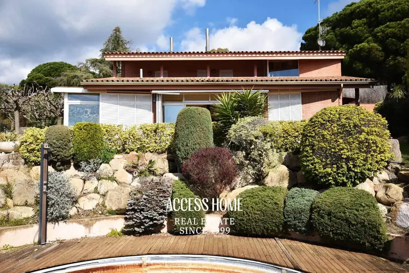 Chalet en venta Sant Vicenç de Montalt con vistas al mar