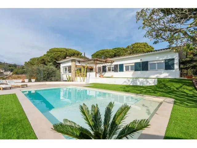 Chalet en Venta Sant Vicenç de Montalt con Piscina y Jardin