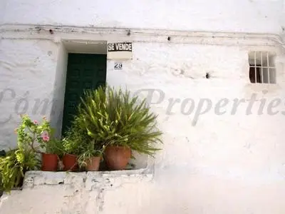Casa en Sayalonga para reformar con gran potencial