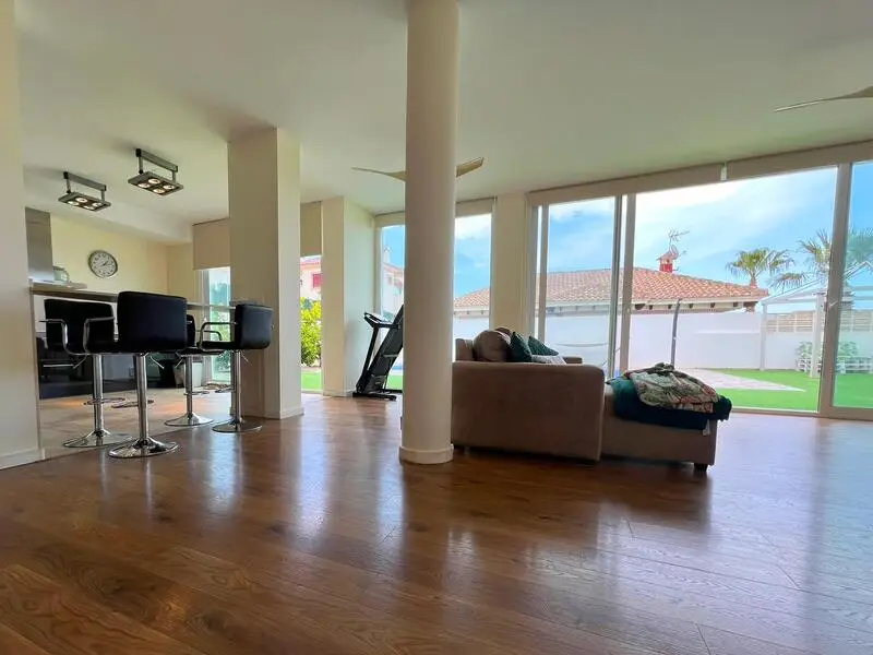 Villa Moderna 7 Dormitorios La Marina