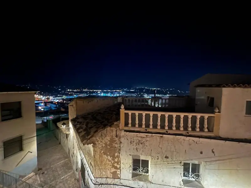 Casa en Castalla con Terraza y Vistas a Reformar