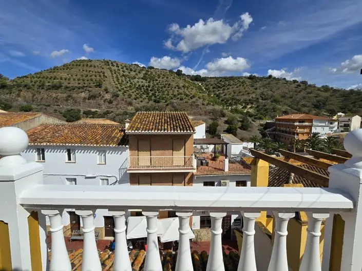 Casa adosada de 4 dormitorios en Vinuela