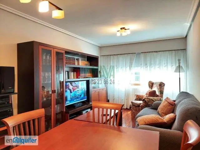 Apartamento amueblado de 2 dormitorios.