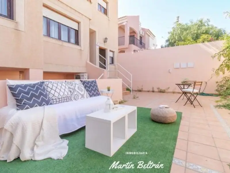 Chalet en Nueva Almería cerca de la playa