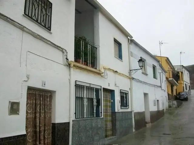 Casa en Colomera 154m2 3 habitaciones 2 baños terraza