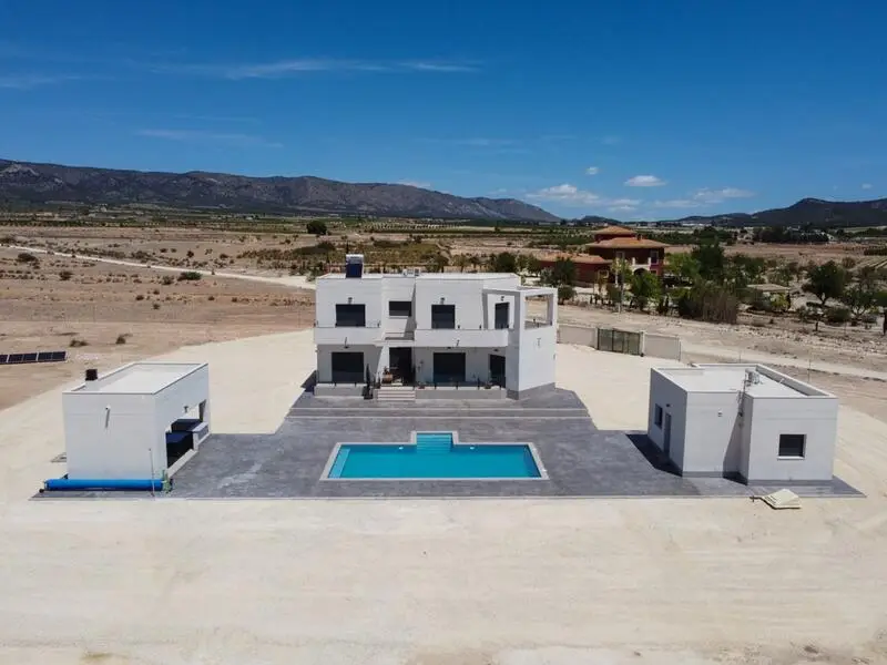 Villa de Lujo en Pinoso: 3-4 Dormitorios, Piscina, Vistas
