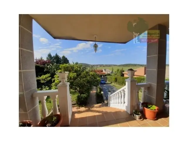 Chalet en Ceres Golf con 5 Dormitorios y Gran Jardin