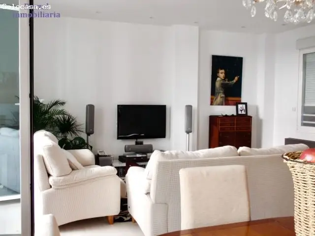 Piso De 2 Habitaciones Con Ascensor, Garaje Y Trastero En Calvo Sotelo