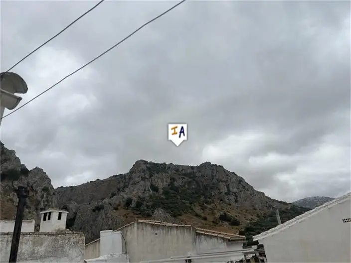 Casa Adosada en Zuheros Cordoba 4 Dormitorios 2 Baños