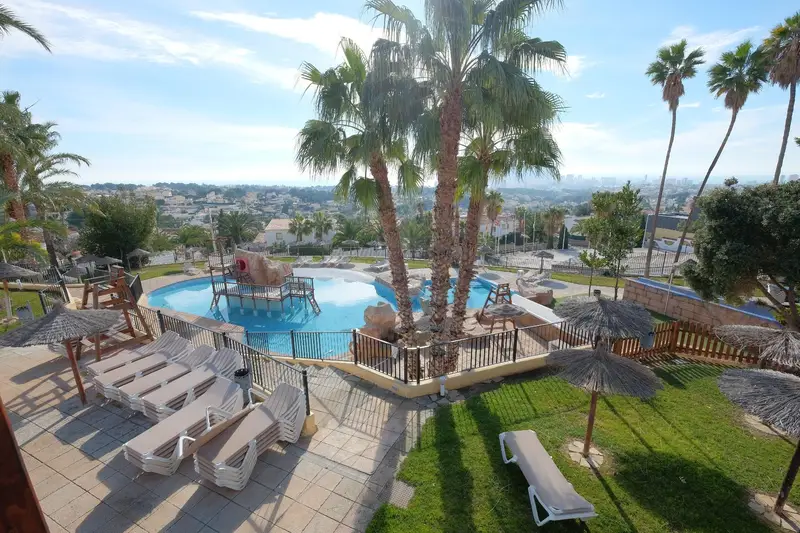 Venta Adosado con piscina en Imperial Park, Calpe - Ref: 3590D