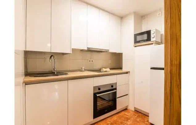 Rent 2 bedroom apartment in Granada