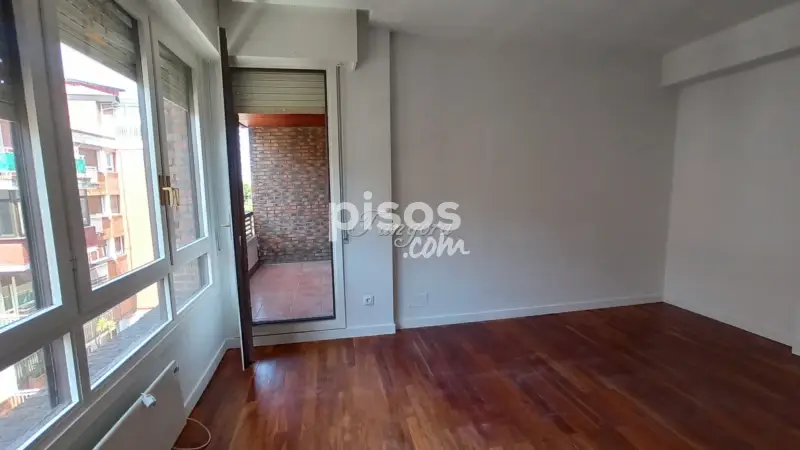 Piso en Alquiler en Romo 3 Dormitorios 2 Baños Terraza Garaje Trastero