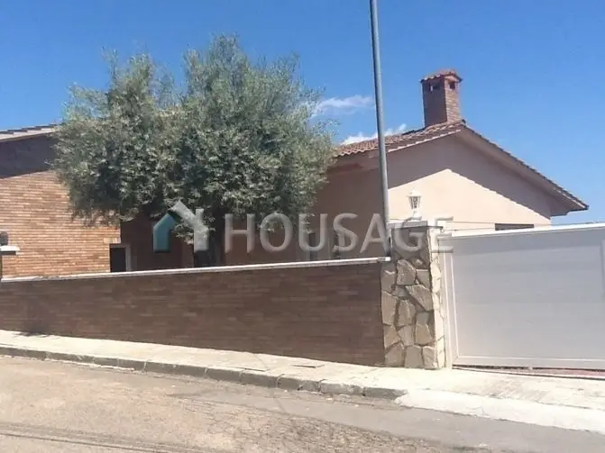 Chalet Independiente en Tordera con Piscina