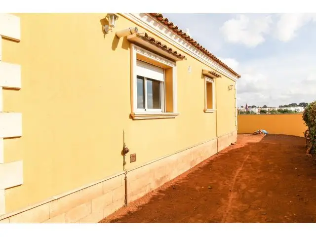 Chalet en Maravisa La Pobla de Vallbona 3 habitaciones 2 baños Jardin