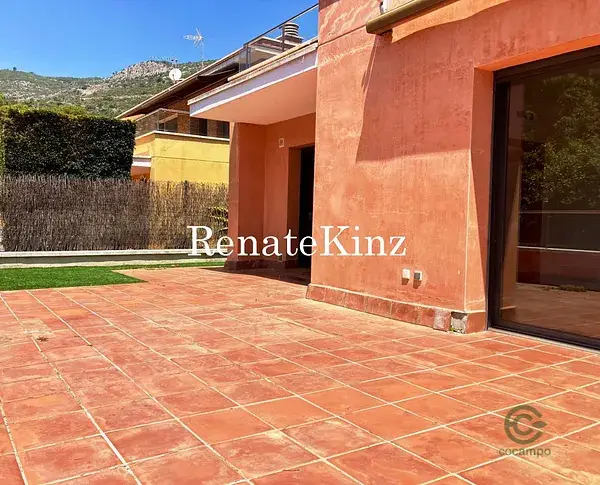 Casa Pareada en Les Botigues de Sitges cerca del Mar