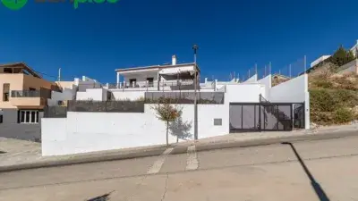 Chalet en venta Los Altos de La Zubia 3 dormitorios 2 baños piscina jardin