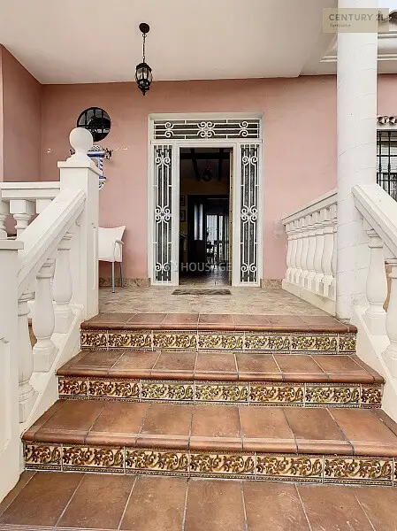 Villa en Cártama con 3 Dormitorios y 4743m² de Parcela