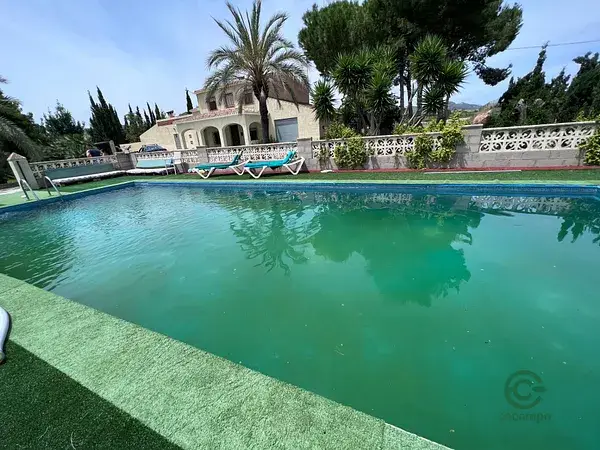 Chalet en Novelda con Piscina y Jardin - 6 Dormitorios