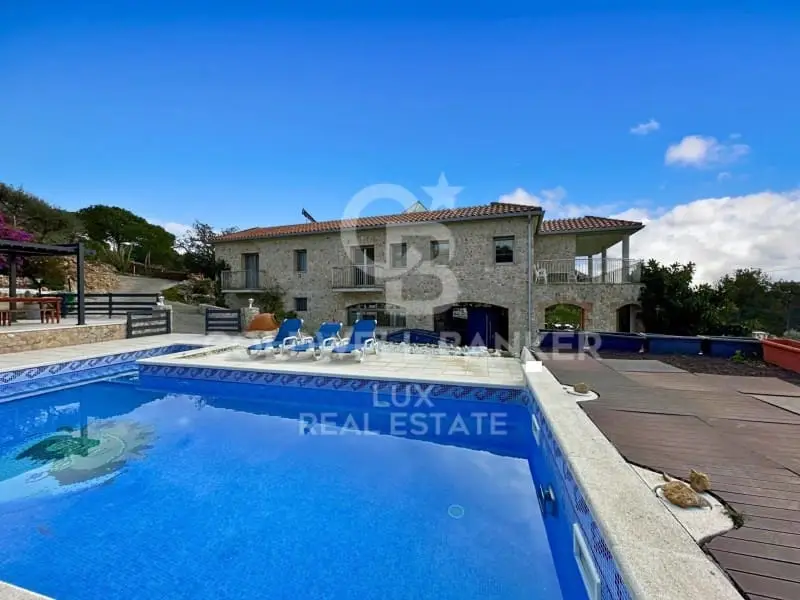 Chalet en Vilajuiga Costa Brava 5 dormitorios piscina garaje