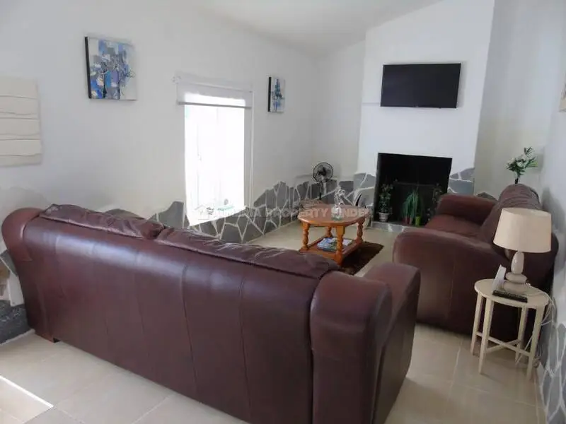 Casa de Campo de 2 Dormitorios en El Margen