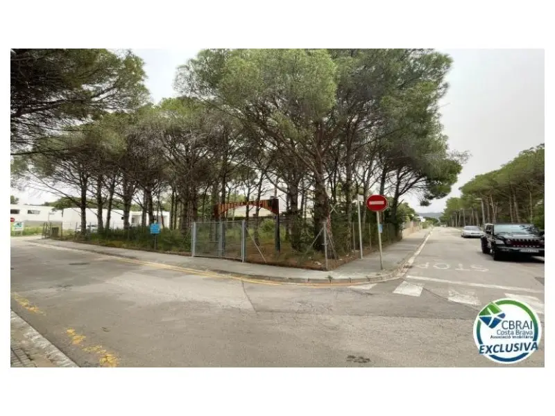 Venta Solar Centenys 468m2 - Casa 250m2 - Cerca Playa Roses