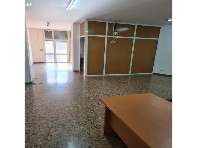 Local 80m2 en Pla d en Coll Montcada i Reixac