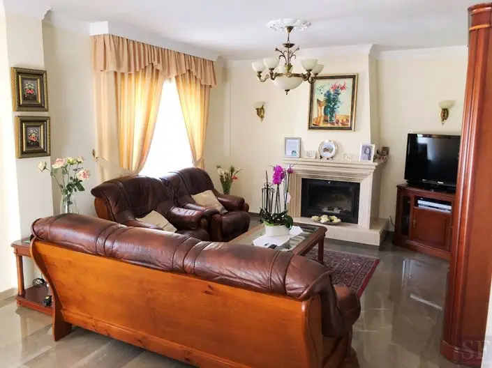 Villa de Lujo en Venta cerca del Campo de Golf