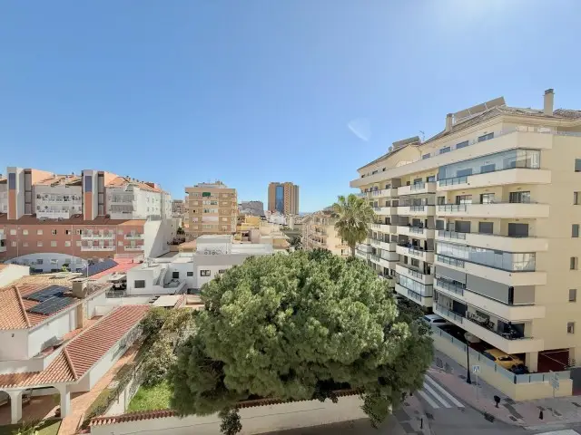 Apartamento en Los Boliches con Vistas al Mar
