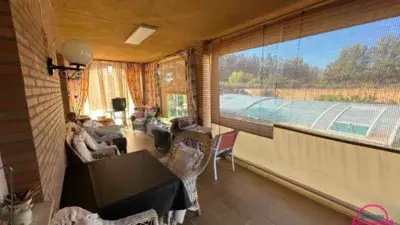 Chalet en venta en Robledo de Torío