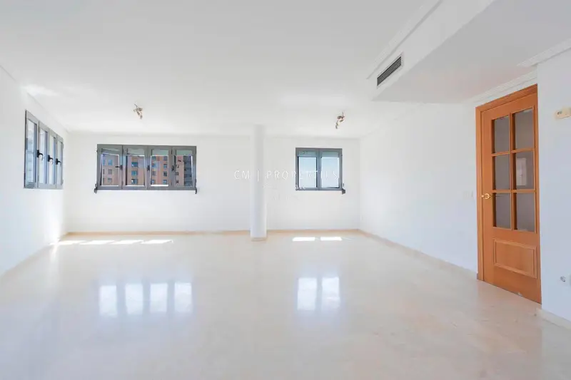 Ático en Albors Valencia ciudad con terraza 40m2 3 dormitorios