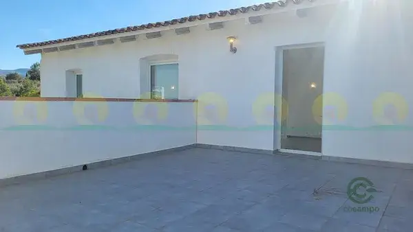 Chalet en Valencia con 5 dormitorios y 3 baños