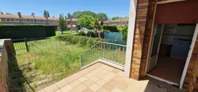 Chalet Adosado en Grijota con Piscina y Cerca de Campo de Golf