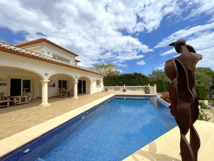 Villa de Lujo en Moraira 4 Dormitorios 3 Ba
	nos