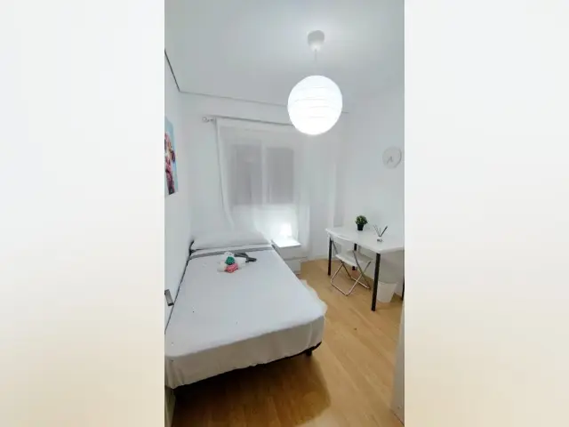 Habitacion Alquiler Almeria Apartamento 109m2 Amueblado Wifi