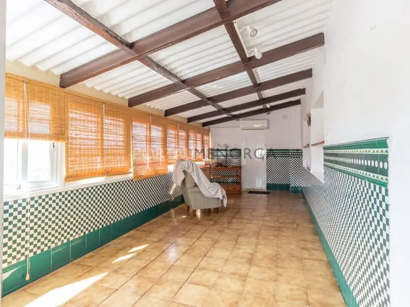 Casa en venta en Mahon Menorca con amplio terreno y garaje