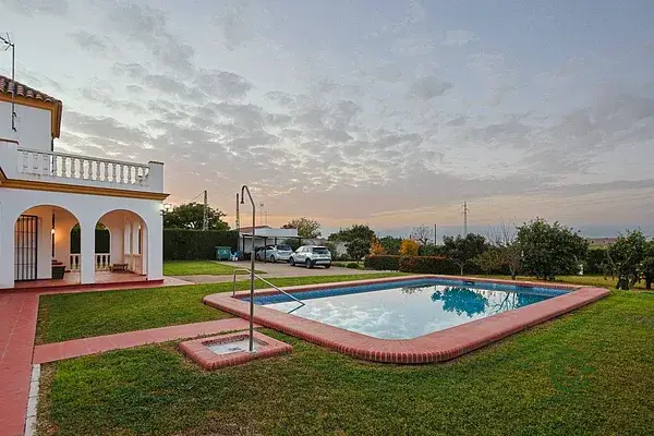 Casa en Sanlúcar la Mayor Sevilla 5000m2 Piscina 5 Dormitorios