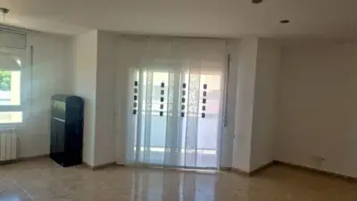 Piso en Venta 4 habitaciones cerca de Lleida