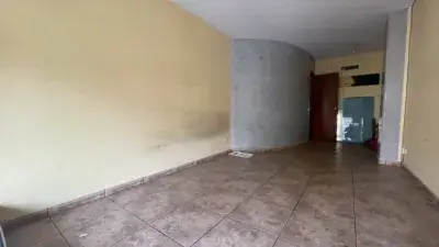 Casa Pareada 200m2 a Reformar con Patio y Terrazas