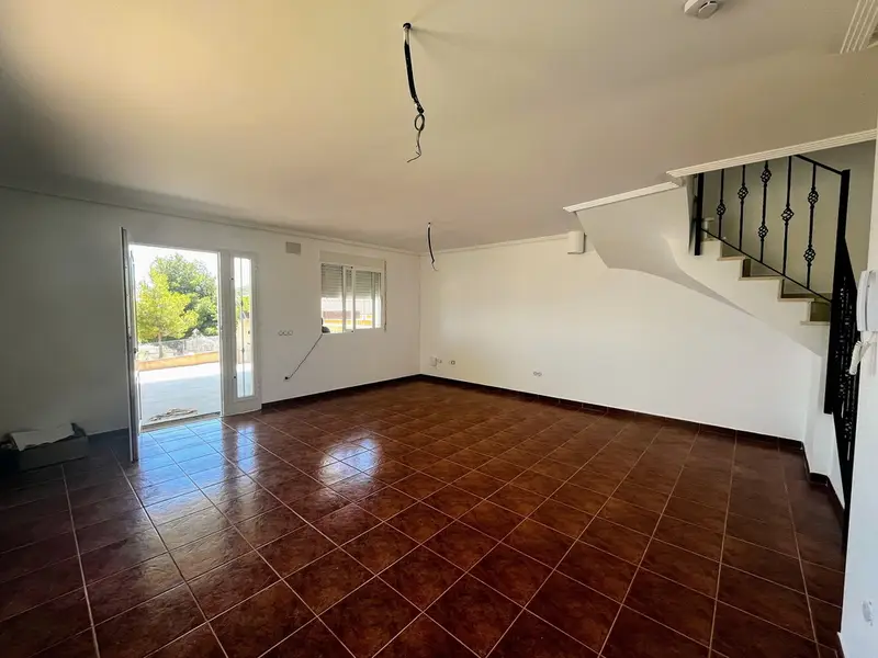 Villa 3 Dormitorios Turis Piscina Nueva