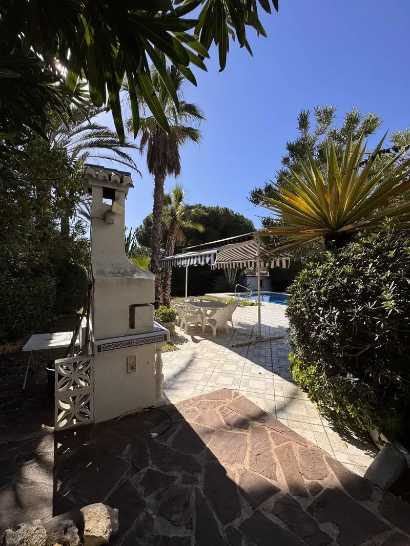Villa Andaluza con Licencia de Obra en Marbesa