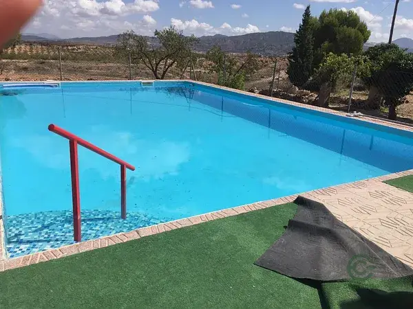 Casa de Campo con Piscina en Pinoso