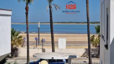Chalet en venta en Centro Calzada Primera Linea de Playa