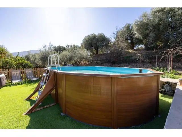 Chalet con Gran Terreno en Orgiva