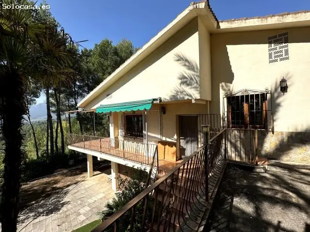 Chalet de Lujo con Vistas Panorámicas y Piscina Cubierta