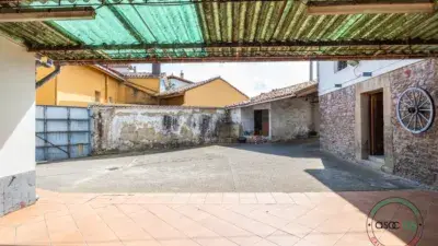 Casa independiente en venta en Avilés con licencia hostelera