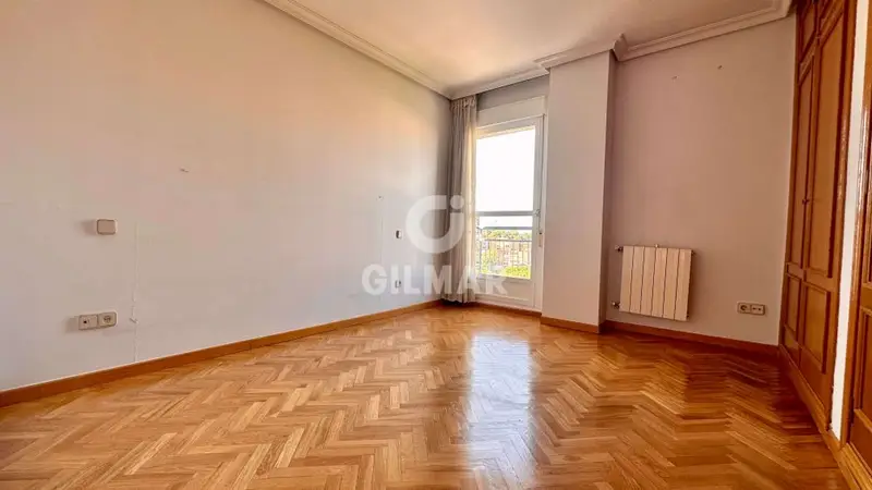 Piso en Alquiler Tres Olivos Madrid 3 Dormitorios 2 Baños Garaje Trastero