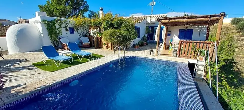 Chalet en alquiler en Oria Almeria con piscina