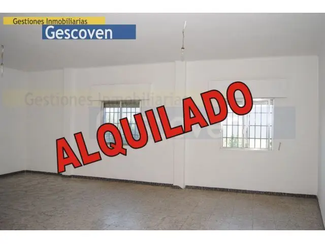 Local Comercial con Entrada para Vehículos 70m2